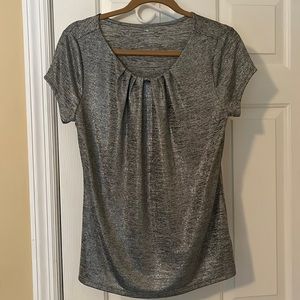 Worthington Silver scoop neck short sleeve dress shirt